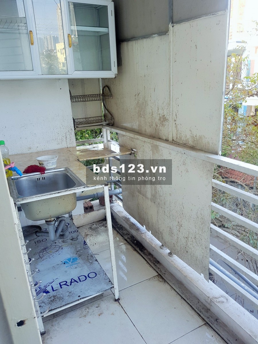 Chính chủ cho thuê phòng trọ khép kín có ban công, rộng 32m2, phòng tầng 3