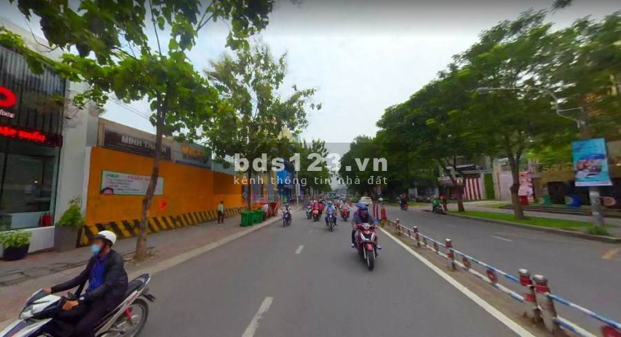 Mặt tiền số 2A Nguyễn Thị Minh Khai 28 x 21m , Q.1