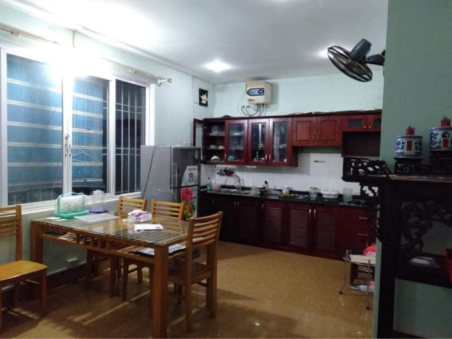 Bán nhà Trung Kính, Cầu Giấy, 30m2 x 3 tầng, ba gác đỗ cửa