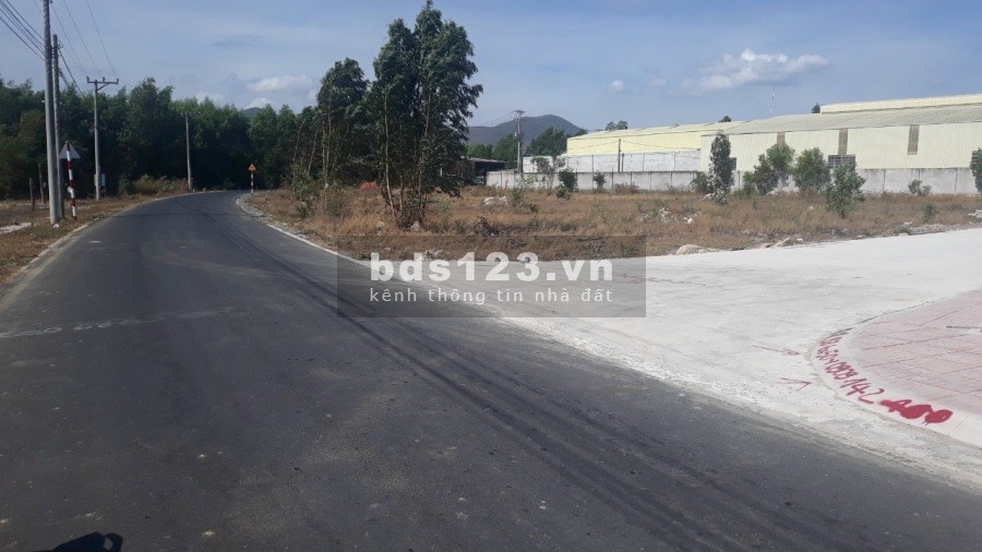 Đất nền phú mỹ ,thổ cư ,sổ hồng ,150m2 chỉ 1ty2