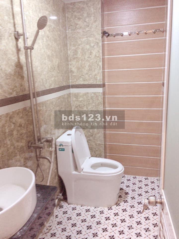 Hạ sập sàn 500 Triệu Chỉ 3 Tỷ 6 Bán nhà HXH 34m2 Lạc Long Quân, Tân Bình