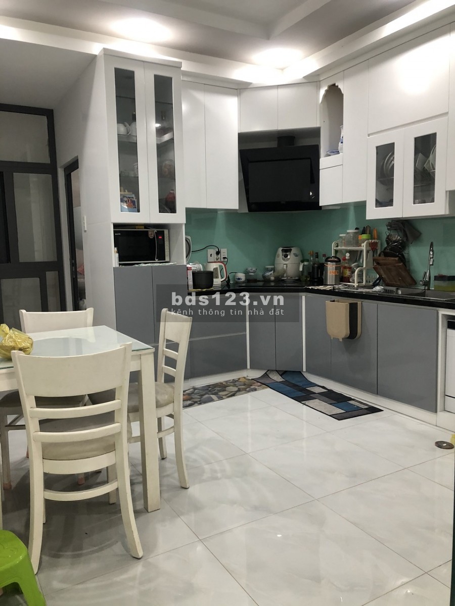 Nhà đẹp, hiện đại NTCC (4x18)đúc 4.5 tấm đường 10m Cư xá phú lâm D