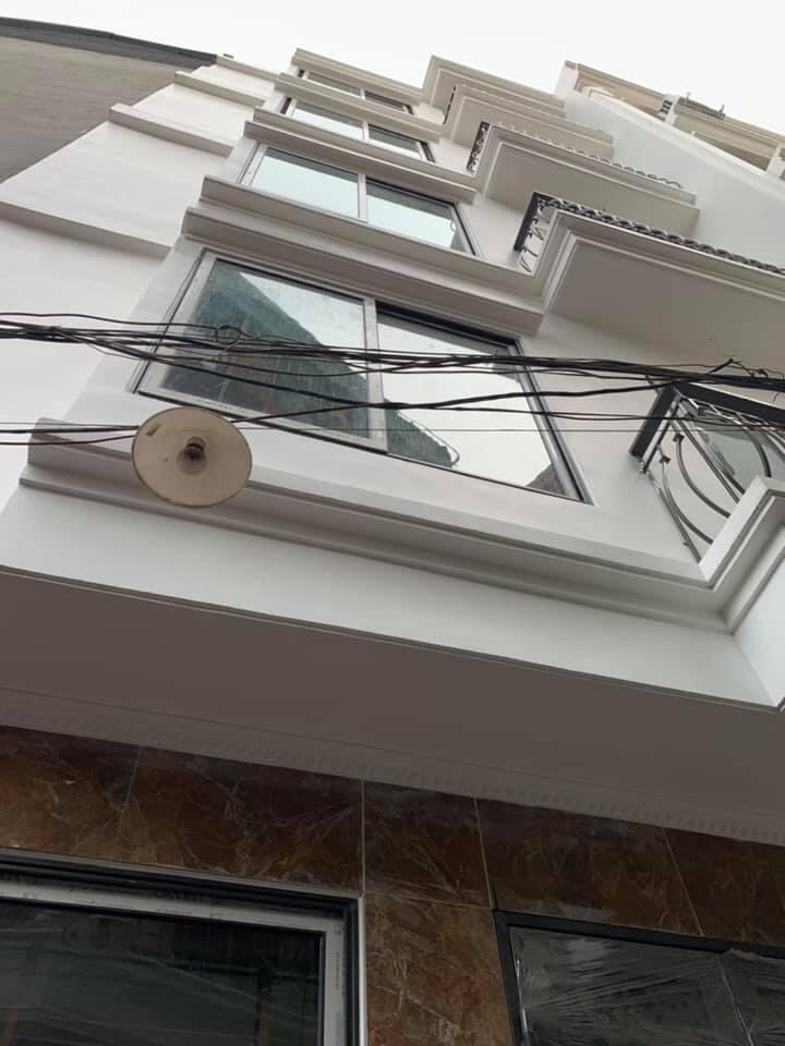 Bán nhà Định Công Thượng 32M2 x 5 tầng x 3 ngủ x MT: 5m x Giá nhỉnh 3 tỷ.