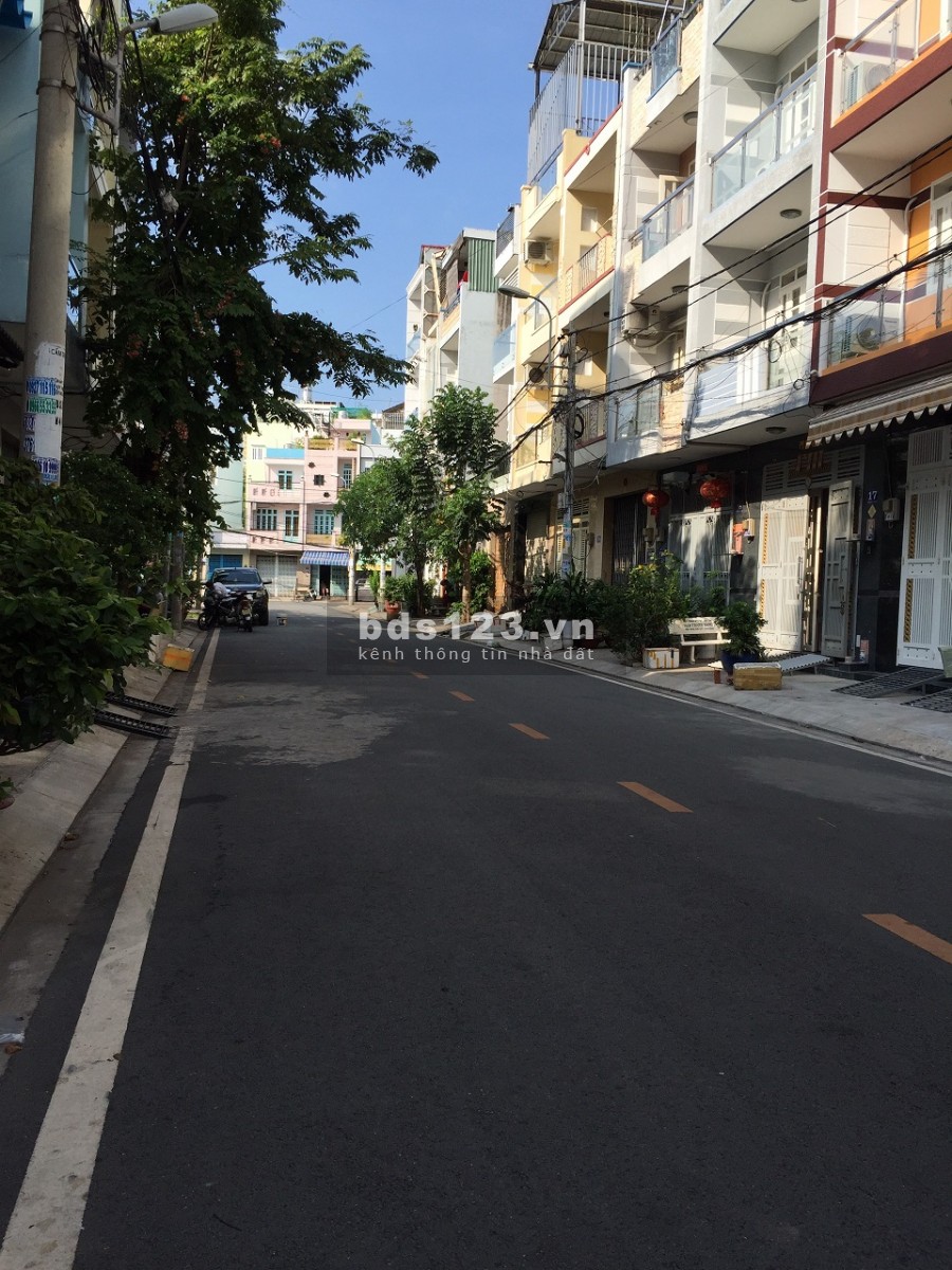 Nhà đẹp, hiện đại NTCC (4x18)đúc 4.5 tấm đường 10m Cư xá phú lâm D