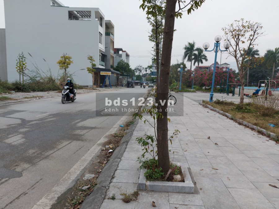 Bán lô đất 76,5m2 ở trung tâm đài phun nước, chợ đầu mối mới thị trấn Lương Sơn