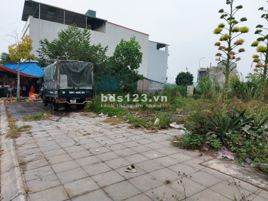 Bán lô đất 76,5m2 ở trung tâm đài phun nước, chợ đầu mối mới thị trấn Lương Sơn