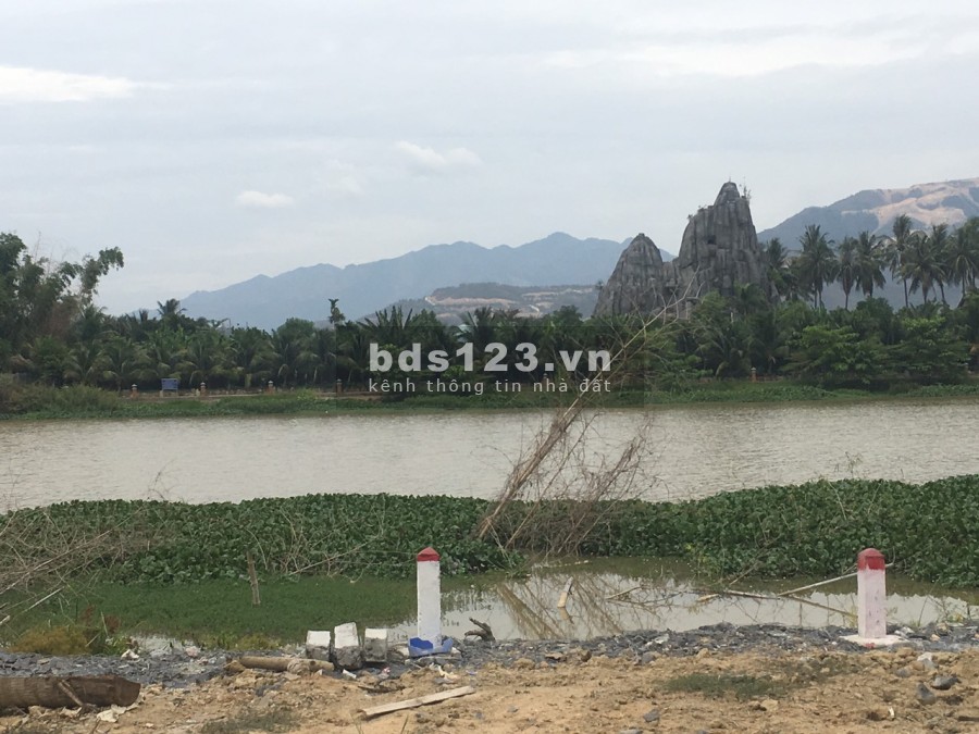 Cần bán lô đất full thổ cư View Sông và Đảo Yến, 2 mặt tiền đường. Gần cầu Vĩnh Phương. DT: 662m2