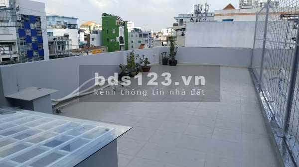 Cần tiền bán gấp nhà hẻm 4m Lạc Long Quân, P.5, Quận 11.