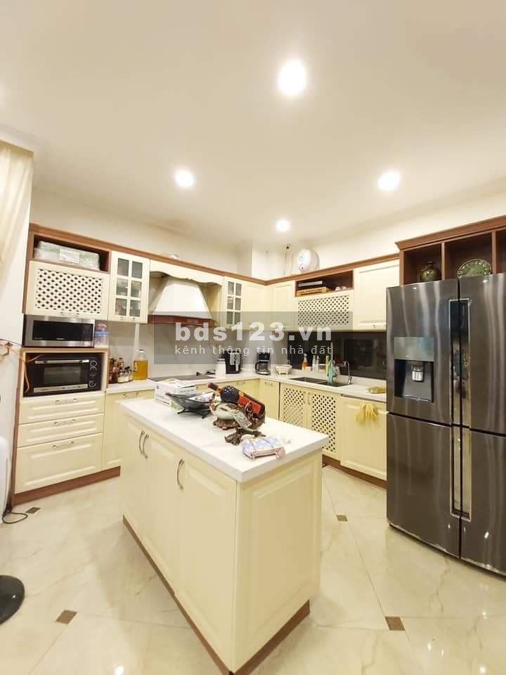 Bán Nhà Long Biên, Ô Tô Đỗ Cửa,Diện Tích 60m2 x 4 Tầng, Gía 4 Tỷ Hơn Có Thương Lượng