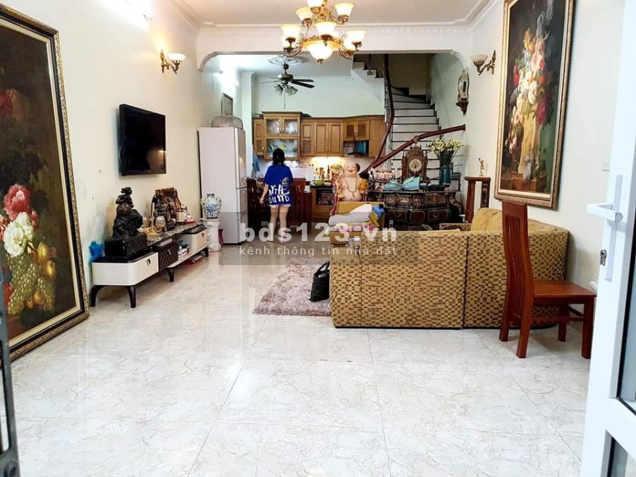 Bán nhà Trung Kính, 33m2 x 5 tầng, ngõ rộng, mt 4.7m. Giá 3.15 tỷ