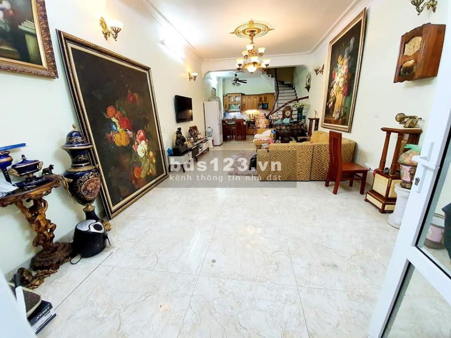 Bán nhà Trung Kính, 33m2 x 5 tầng, ngõ rộng, mt 4.7m. Giá 3.15 tỷ