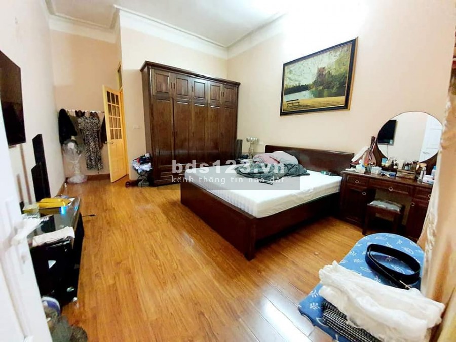 Bán nhà Trung Kính, 33m2 x 5 tầng, ngõ rộng, mt 4.7m. Giá 3.15 tỷ