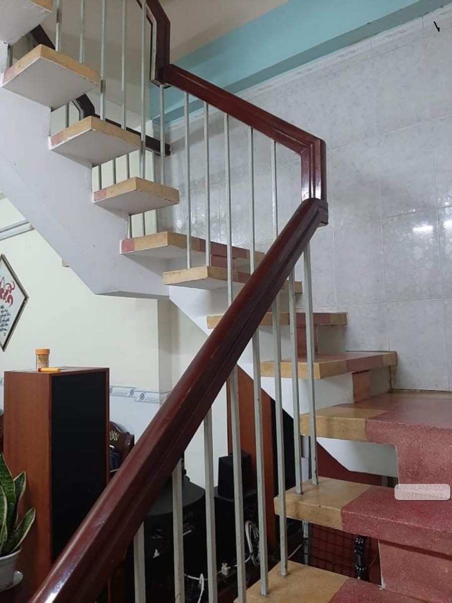 Về Hàn Quốc Bán gấp Nhà 212B/1A Nguyễn Trãi, Phường Nguyễn Cư Trinh, Quận 1, 48m2, 3 Tầng, giá 8 tỷ 6 MTG