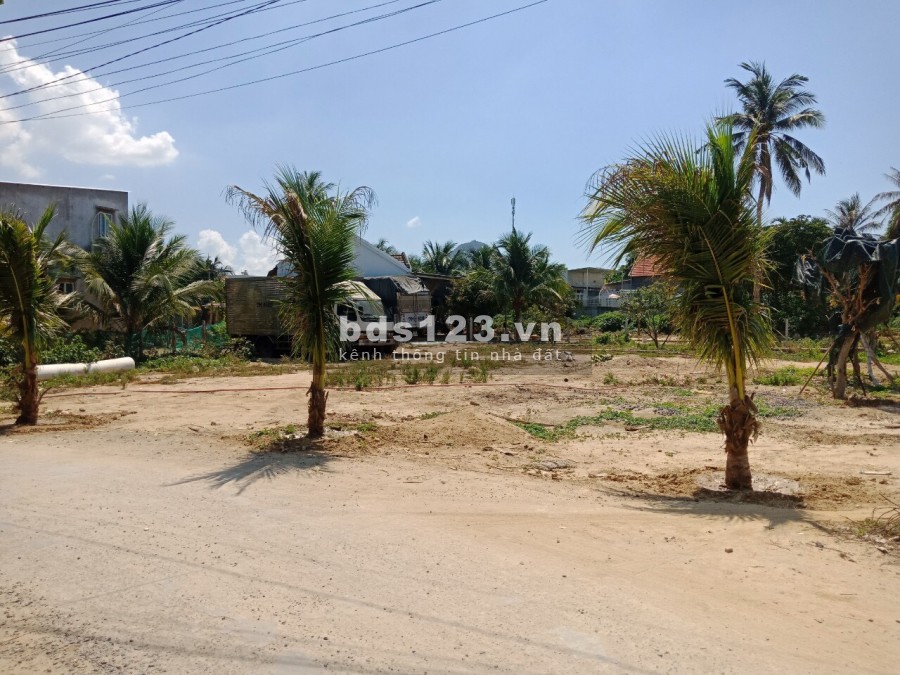 Cần bán lô đất full thổ cư View Sông và Đảo Yến, 2 mặt tiền đường. Gần cầu Vĩnh Phương. DT: 662m2