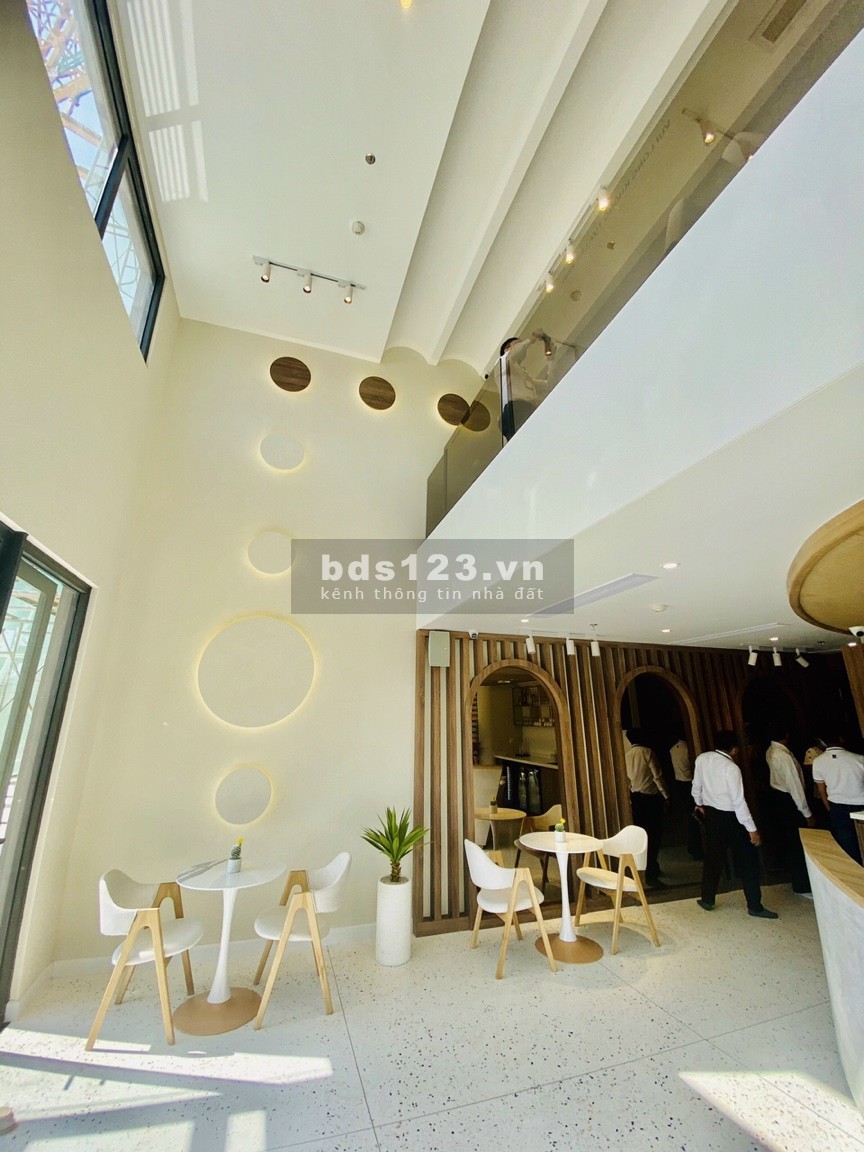 Bán Shophouse 2tầng + 1lửng chỉ 6.9tỷ dân đông sầm uất, SH lâu dài, Lợi nhuận hơn 20tr/tháng