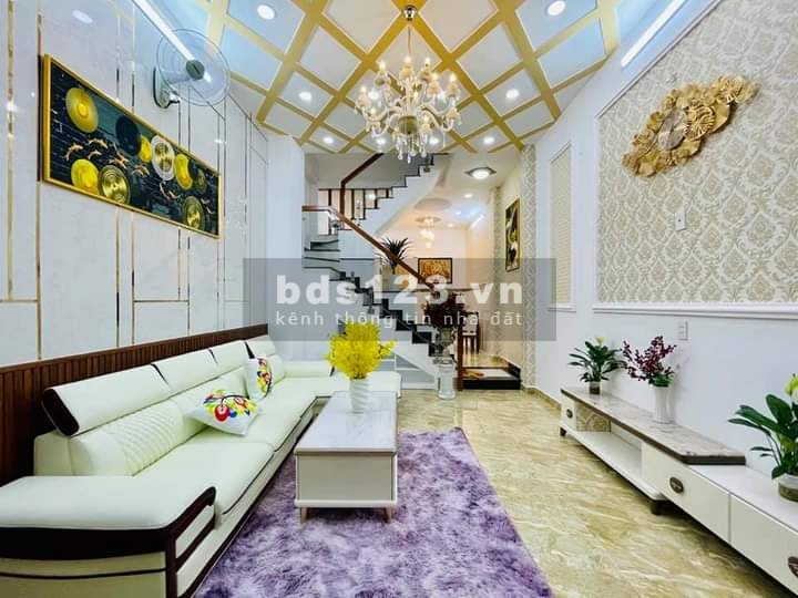 Bán nhà mặt tiền Nguyễn Sơn 1 trệt 4 lầu, thang máy, không lỗi phong thủy