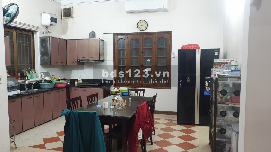 Bán nhà phố Quan Hoa, Cầu Giấy, lô góc, ô tô, kinh doanh, 150m2 x MT 17m, 17.9 tỷ.