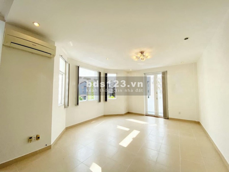 Biệt thự hiện đại Trệt 3 lầu Sàn trống suốt 450m2 Thảo Điền Quận 2 MS:47 Nguyễn Văn Hưởng Thảo Điền