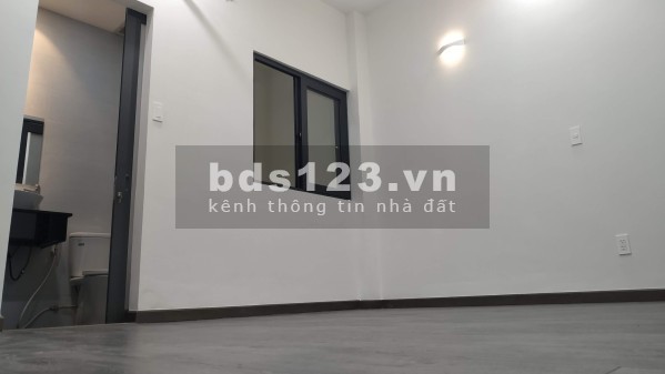 Cần tiền bán gấp nhà hẻm 4m Lạc Long Quân, P.5, Quận 11.