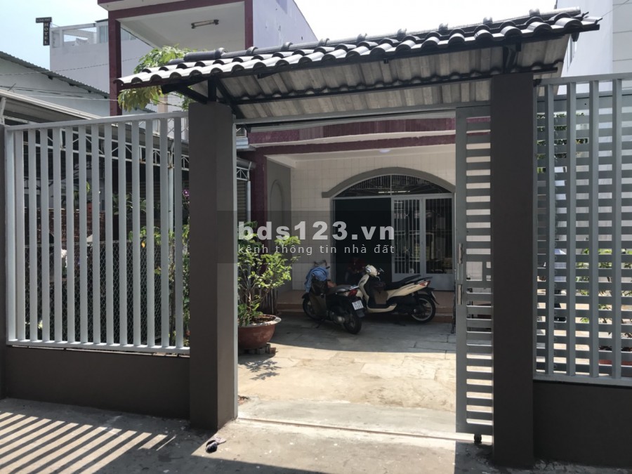 Nhà cấp 4 dt 8x30m mặt tiền Gò Ô Môi phường Phú Thuận Q7+ 17ty