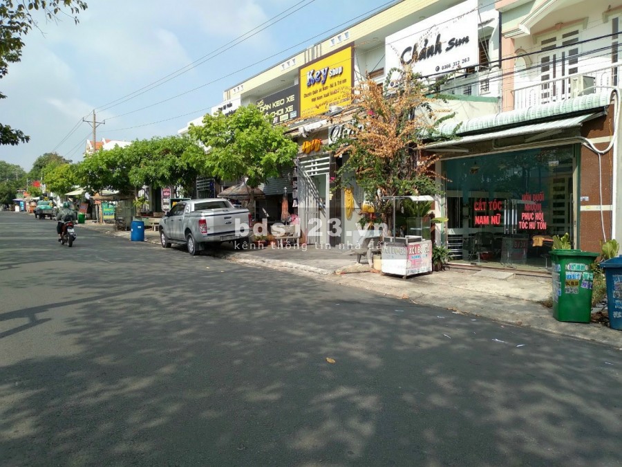 Kẹt tiền trả nợ tôi cần bán nhanh căn nhà với phòng trọ tại đường xh3 Khu Công Nghiệp Mỹ Phước 3