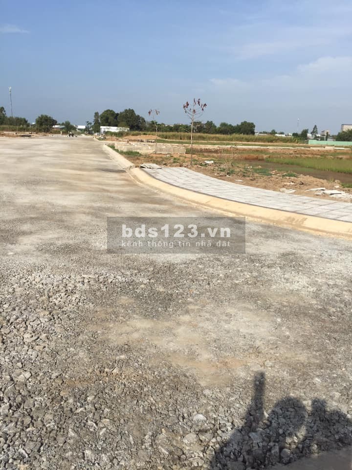 Đất nền ngay lô góc có hẻm 2m nằm lọt lòng 3 mặt tiền đường lớn