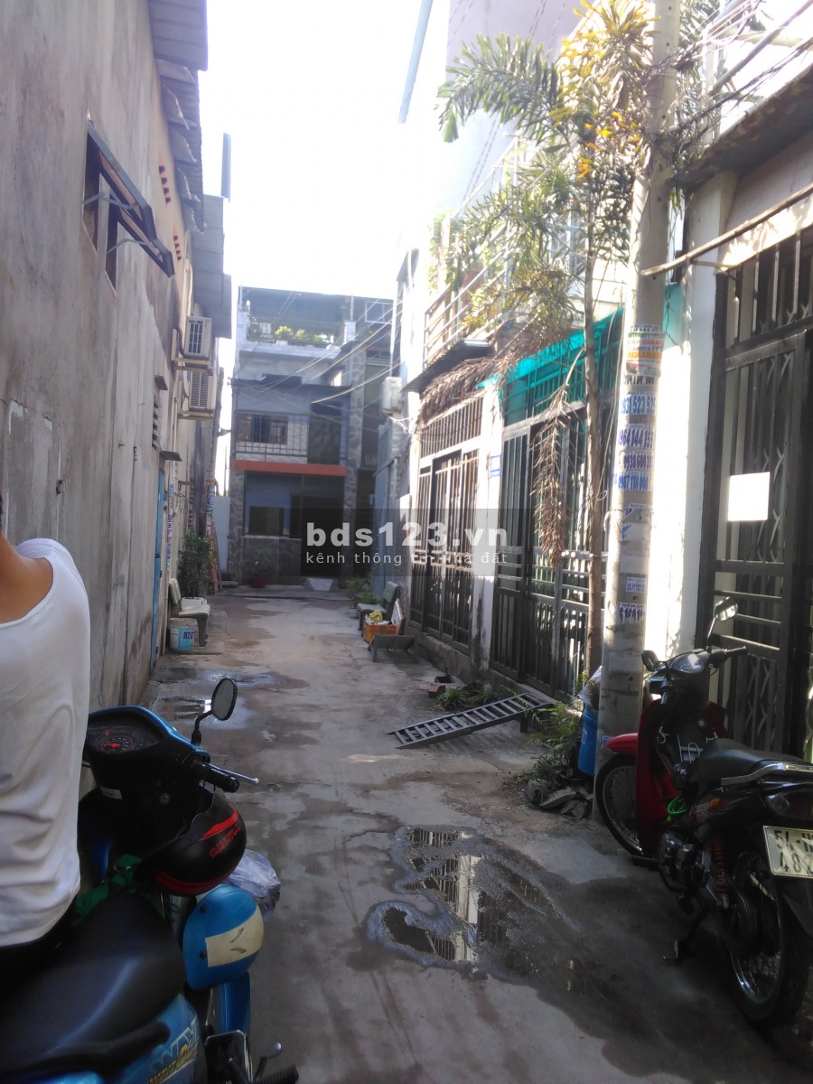 Nhà hẻm 1 lầu 1 trệt gần CV phần mềm quang trung