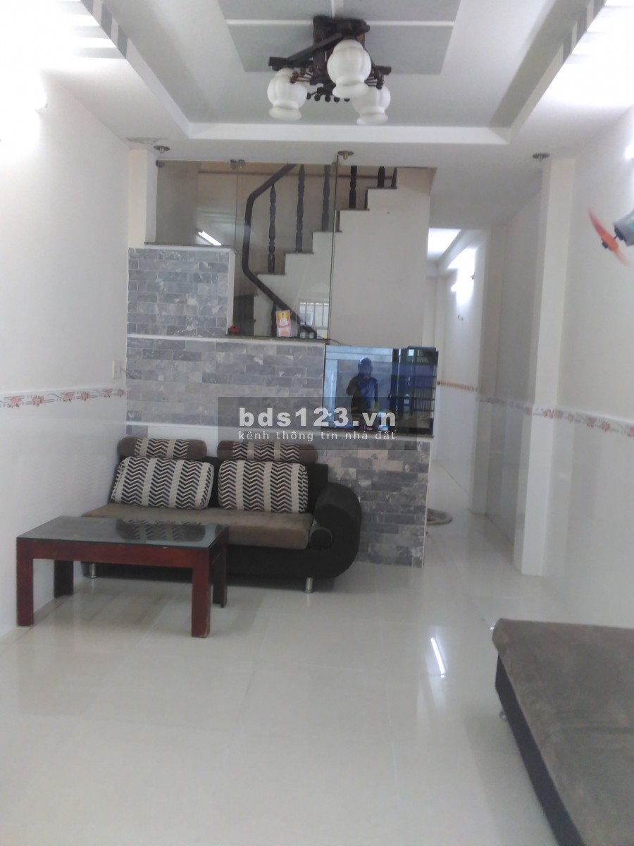 Nhà hẻm 1 lầu 1 trệt gần CV phần mềm quang trung