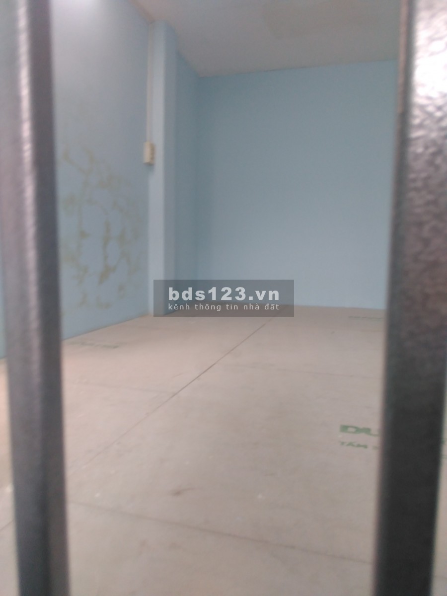 Nhà nguyên căn dt 4×15, nhà mới xây vào ở ngay