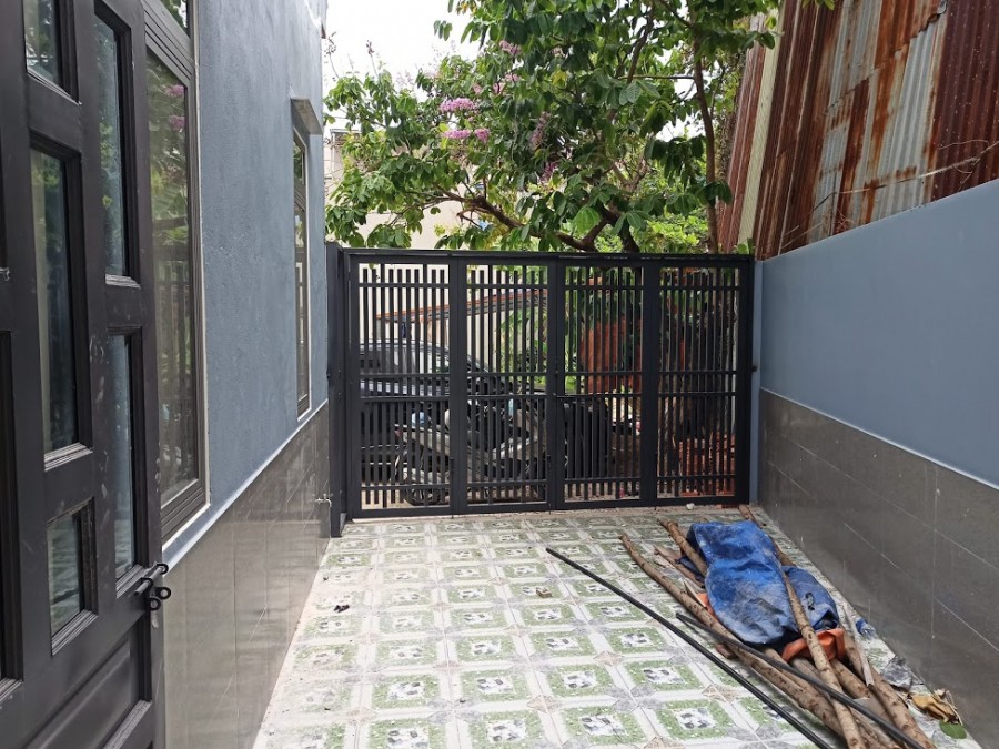 Nhà 1 trệt 1 lầu Bửu Hòa, sổ riêng thổ cư, đường 2 xe hơi tránh nhau, gần cty Pouchen