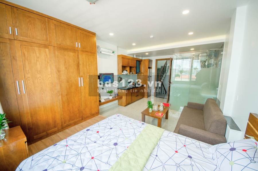 Căn hộ Quận 10 Cmt8 ban công vòng xoay dân chủ.