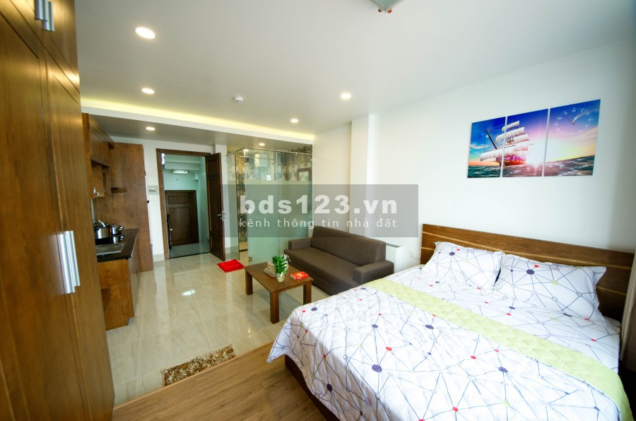 Căn hộ Quận 10 Cmt8 ban công vòng xoay dân chủ.
