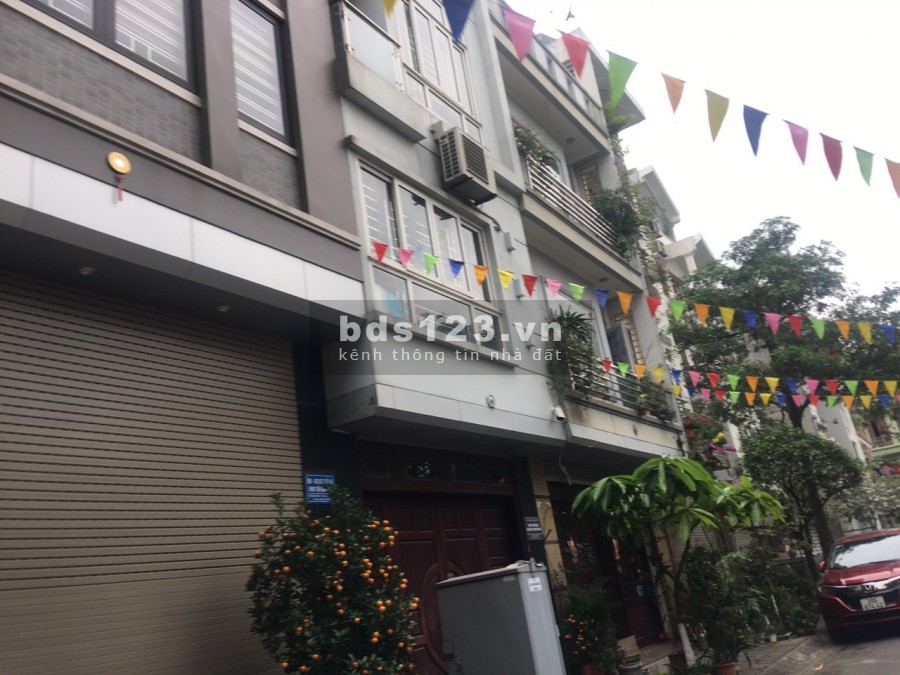 Cần tiền bán gấp 34,2m nhà 4 tầng TĐC Trâu Quỳ giá cực ưu đãi