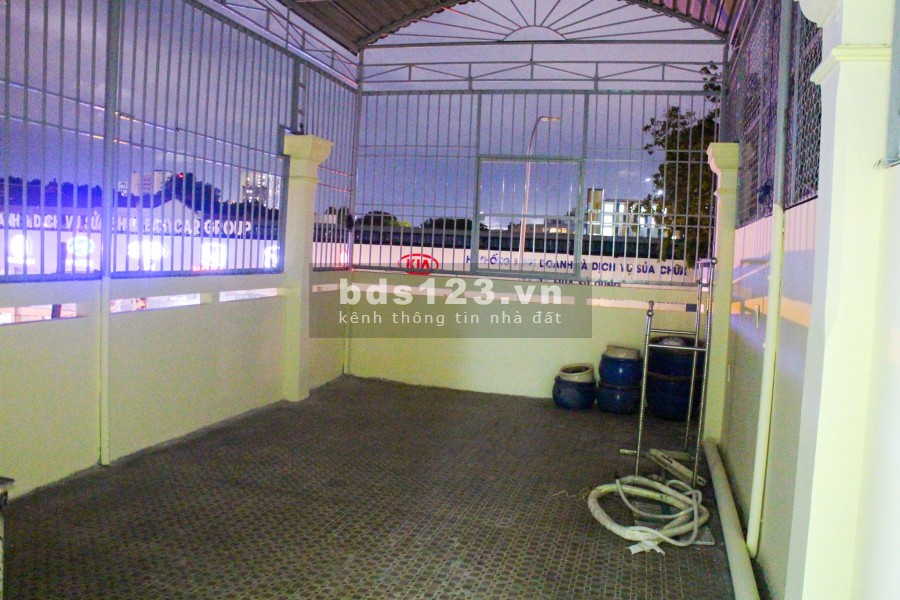 Nhà nguyên căn mt đường D2, Bình Thạnh, ngay gần trường học - 6x18m trệt 3 lầu có sân thượng
