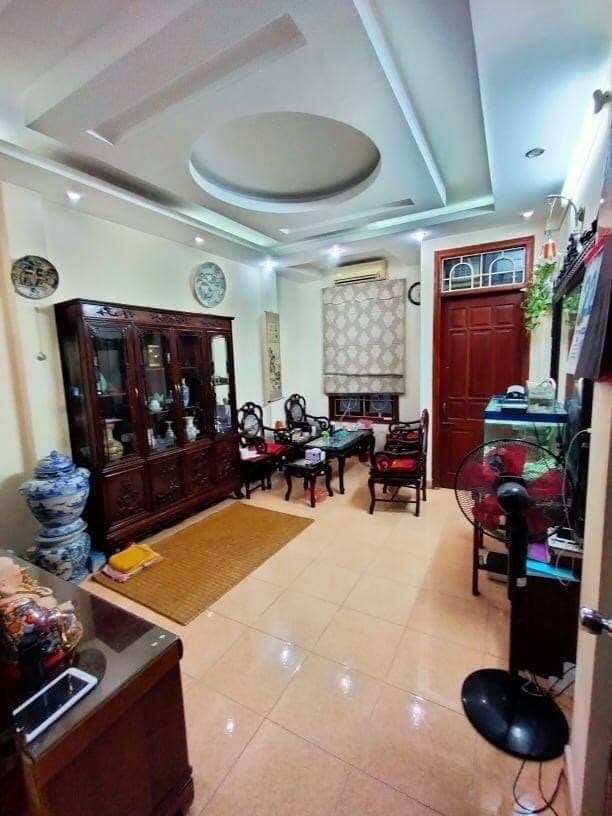 Bán Nhà Nguyễn Khánh Toàn Quận Cầu Giấy 62m2, MT 8m, Ô Tô Tránh, Kinh Doanh Thịnh, Giá Nhỉnh 3 Tỷ.