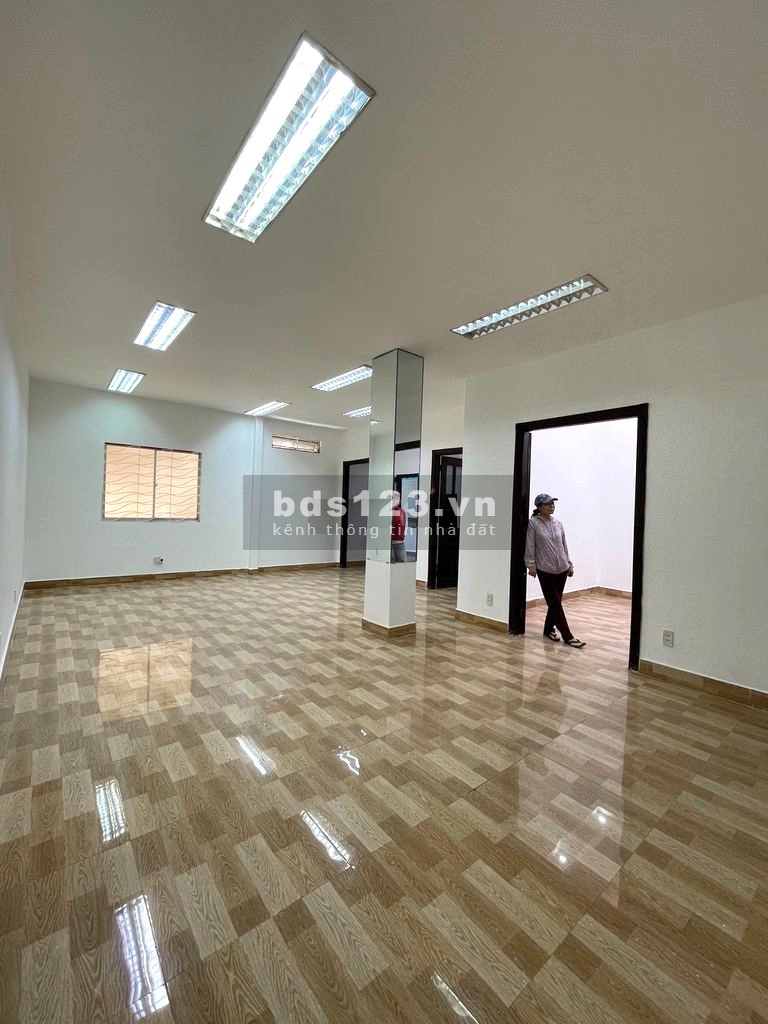 Khu biệt thự Nguyễn Huy Tưởng, 9x14 gồm 5 phòng làm việc 2 wc, khu yên tĩnh.