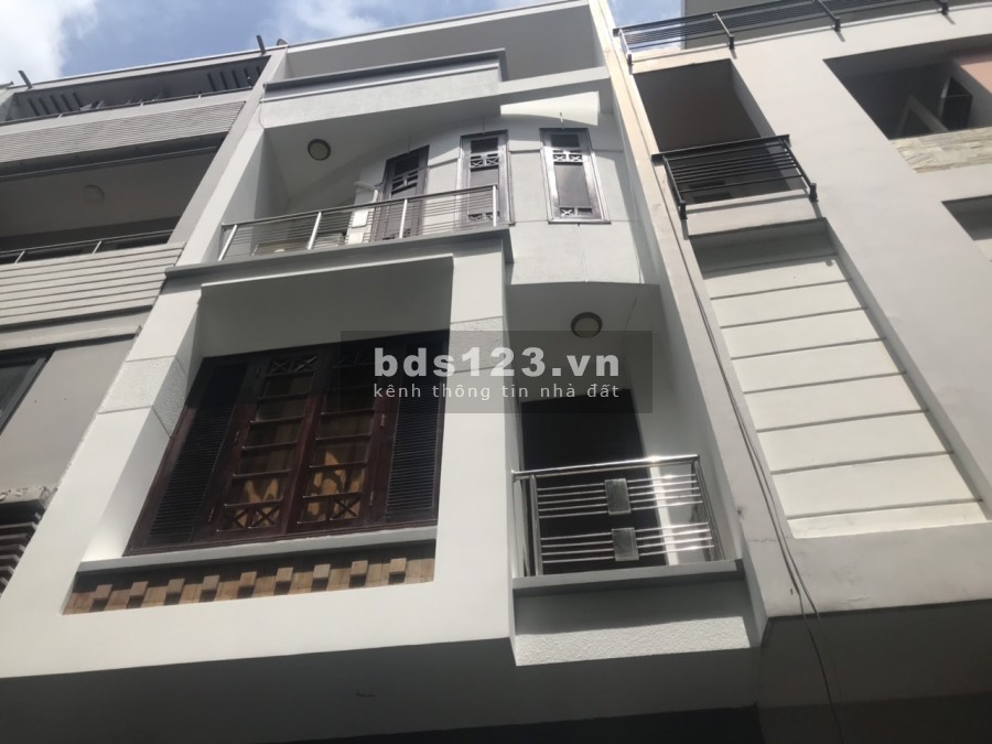 Cho thuê nhà nguyên căn ngay mặt tiền đường Hoa Huệ Q. Phú Nhuận. Nhà 1 trệt 2 lầu tiện làm văn phòng công ty