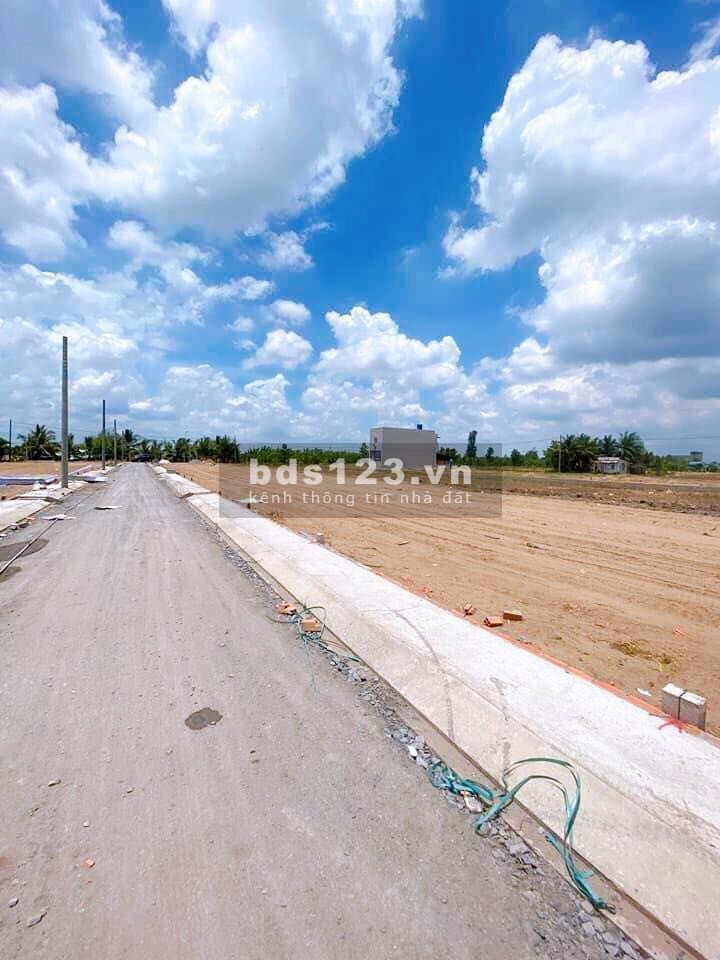 Cần Bán Lô Đất Thổ Cư Mặt Tiền Quốc lộ 50 Long An