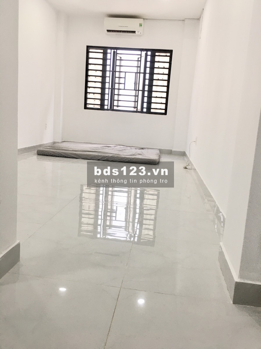 Cho thuê phòng 32m2 có cửa sổ thoáng mát - gần ĐH Văn Lang cs3 Q.B Thạnh