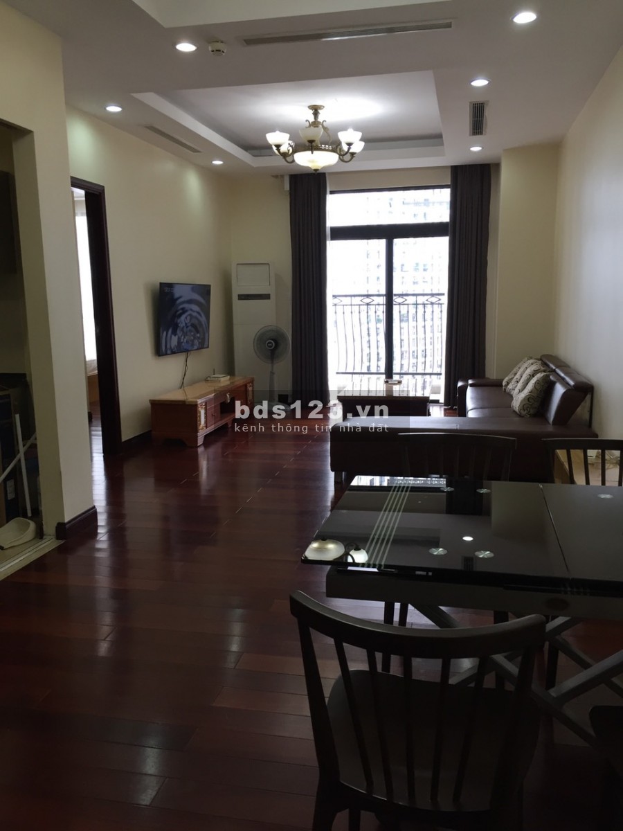 (vào ngay) Cho thuê căn hộ chung cư Royal City 2Pn 93m2 đầy đủ nội thất.Giá:17Tr/Tháng