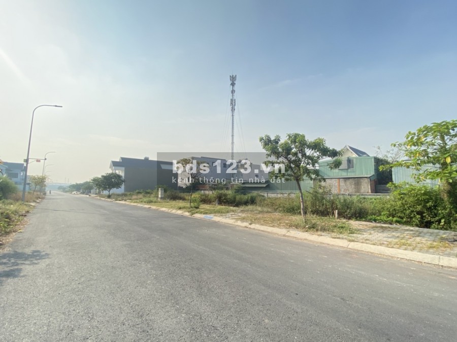 Chính chủ bán lô Biệt thự 10x21.8m khu Tân Tạo, cách Tên Lửa 3km, mua nhanh giá tốt