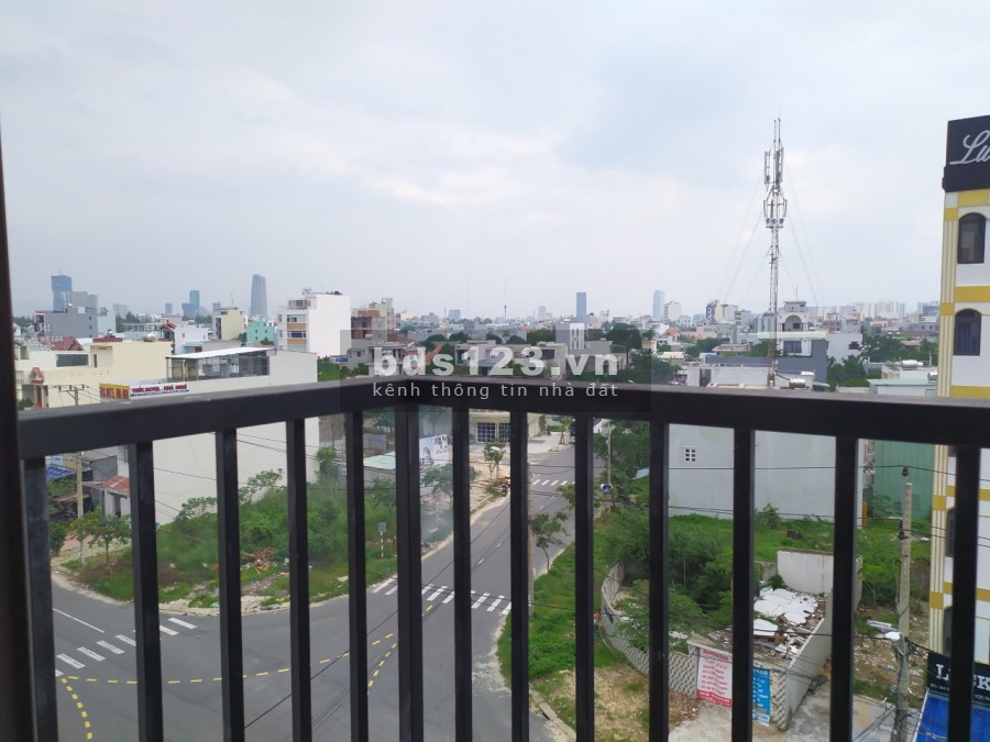Chỉ còn 1 căn studio duy nhất tầng 7, dt 30 m2, view núi Sơn Trà, cầu Thuận Phước, ban công thoáng mát giá chỉ 4 tr/tháng. LH 0983750220