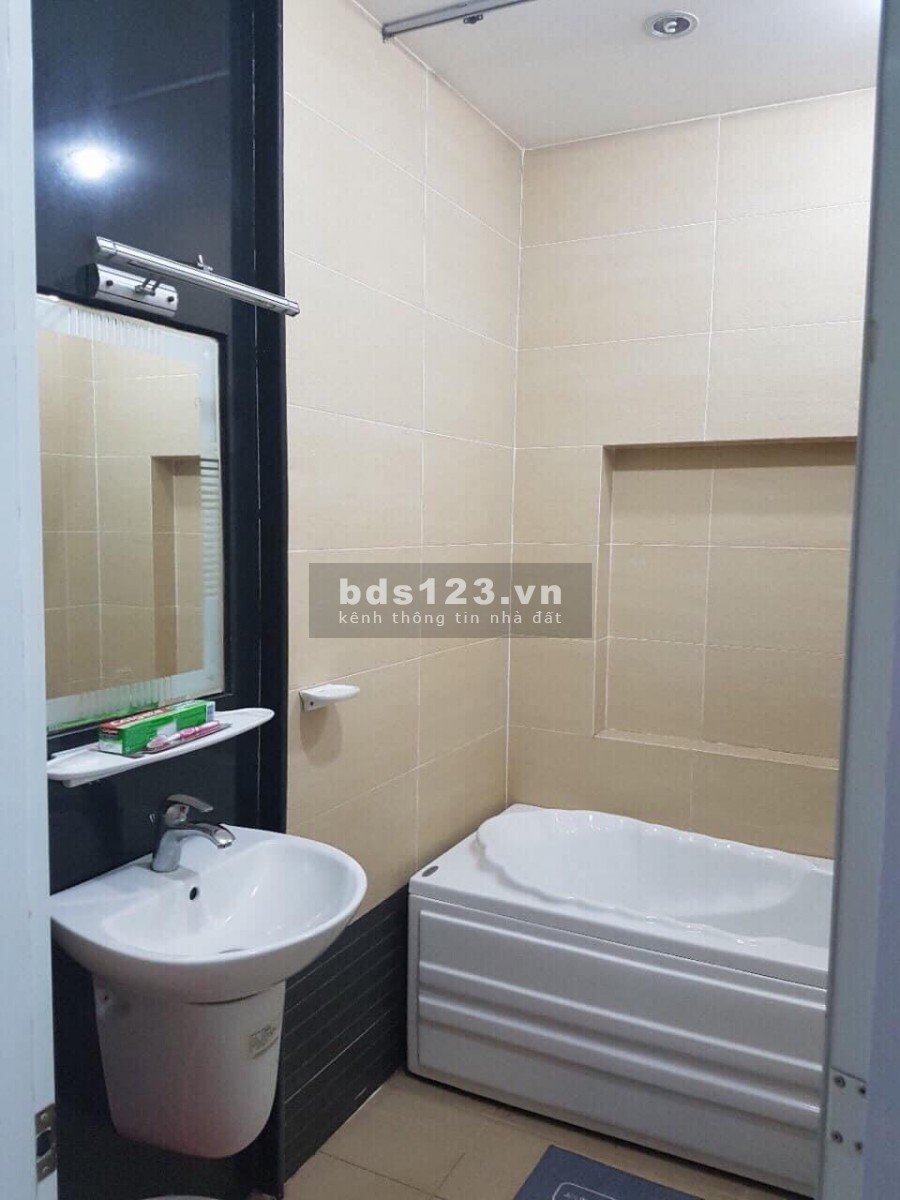 bán gấp nhà chia tài sản trệt 4 lầu MT hẻm Nguyễn Kiệm, hiện đang cho thuê 60tr/th:lh0931572806