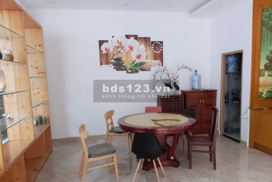 Cho thuê nhà nguyên căn 2 MT đường Nam Kỳ Khởi Nghĩa, Quận 3. (9.5x18m) trệt 2 lầu