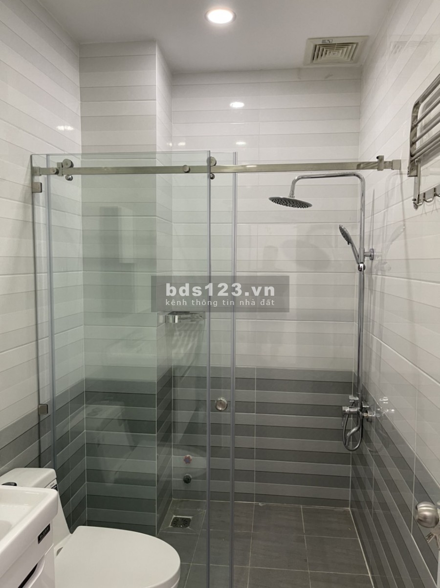 Nhà đẹp Tô Hiến Thành P.15 Q.10 4x19m 1 trệt 3 lầu giá thương lượng 14.5 tỷ