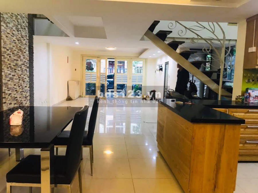 BIỆT THỰ LÔ GÓC KHU VIP Ba Đình CỰC HIẾM.Khu nhà của UV bộ Chính Trị và UV T trung Ương Đảng
