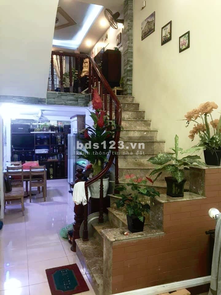 Bán nhà riêng Kim Giang 41m2, 6 tầng, 3.8 tỷ, ô tô đỗ cửa