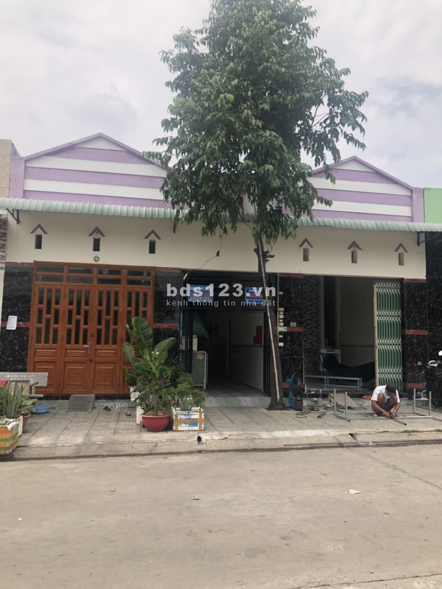 Thua Lỗ làm ăn bán gấp 2 dãy trọ 16 phòng /300m2 giá rẻ .tại kcn để lấy tiền trả nợ