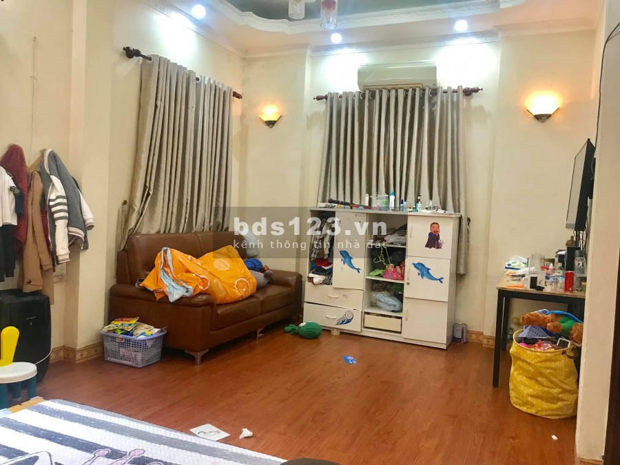 BÁN NHÀ CẦU GIẤY 54 M2, 4 TẦNG, HƠN 7 TỶ.