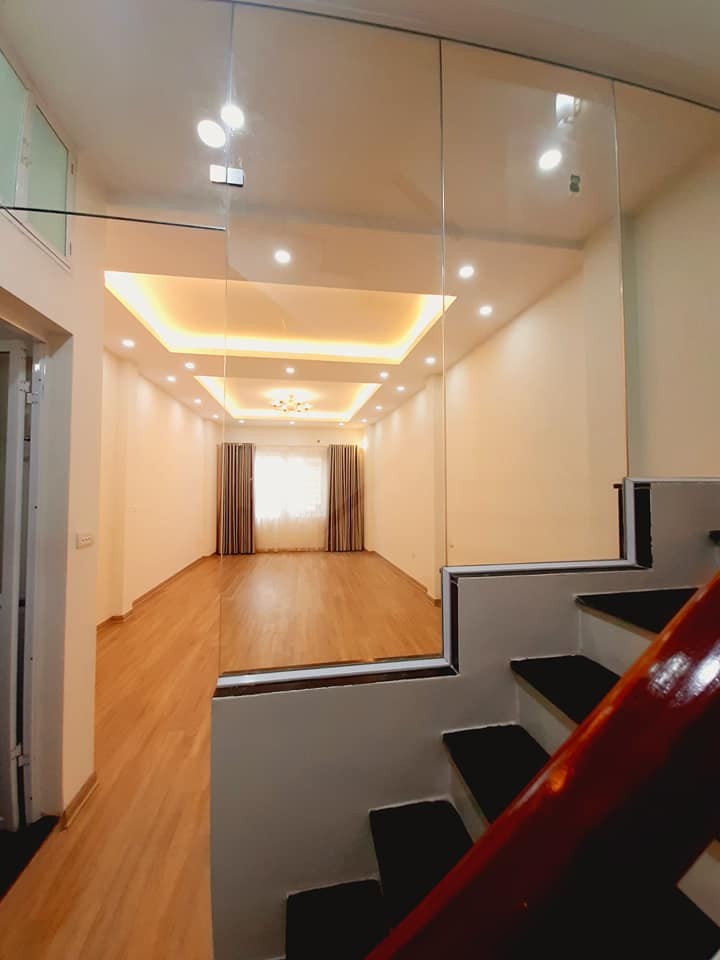 BÁN NHÀ NGÃ TƯ SỞ 40 M2 X 4 TẦNG – GIÁ CHỈ 3.68 TỶ